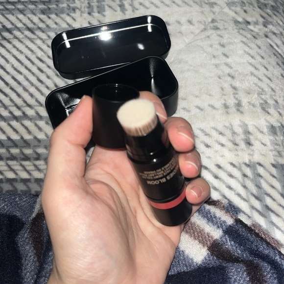 NUDESTIX Dewy Blush Color for Cheeks + Eyes + Lips
with a brush - Picture 9 of 10